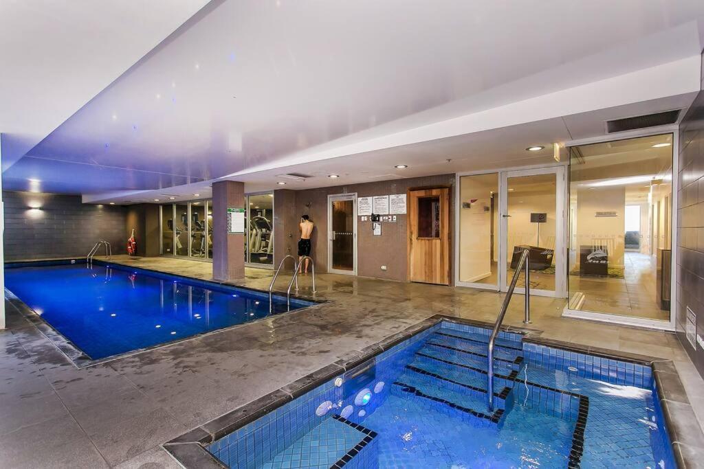 Marble Cbd Luxury 2 Bedroom Pool & Parking Apartment Adelaide