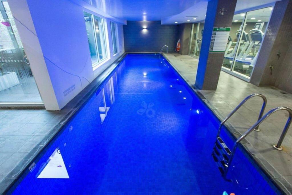 Apartment Marble Cbd Luxury 2 Bedroom Pool & Parking *