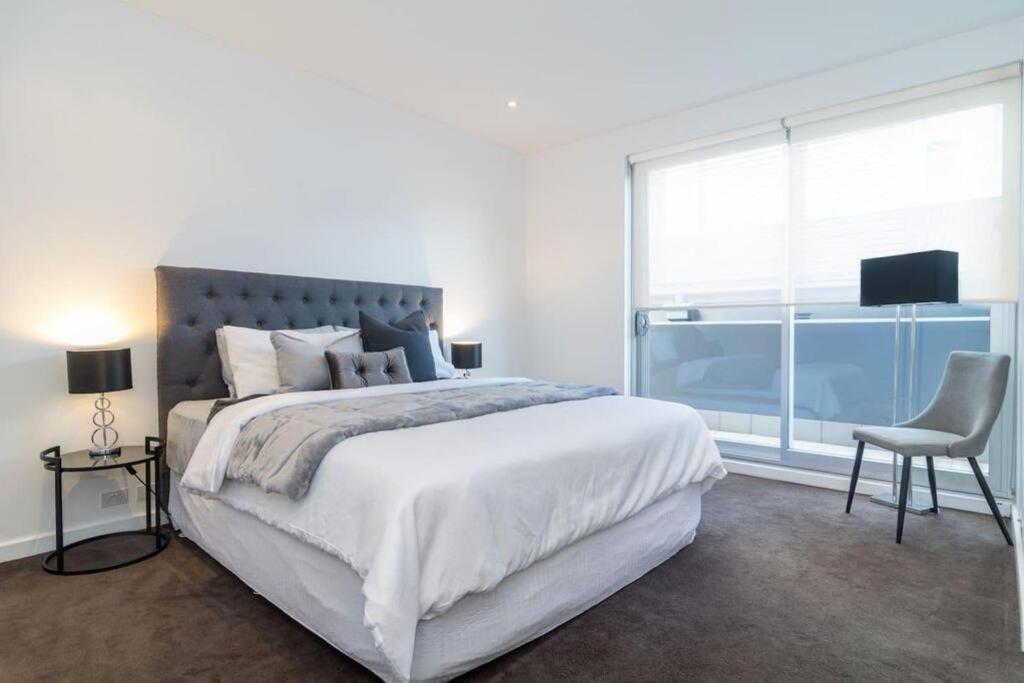 Marble Cbd Luxury 2 Bedroom Pool & Parking * Adelaide
