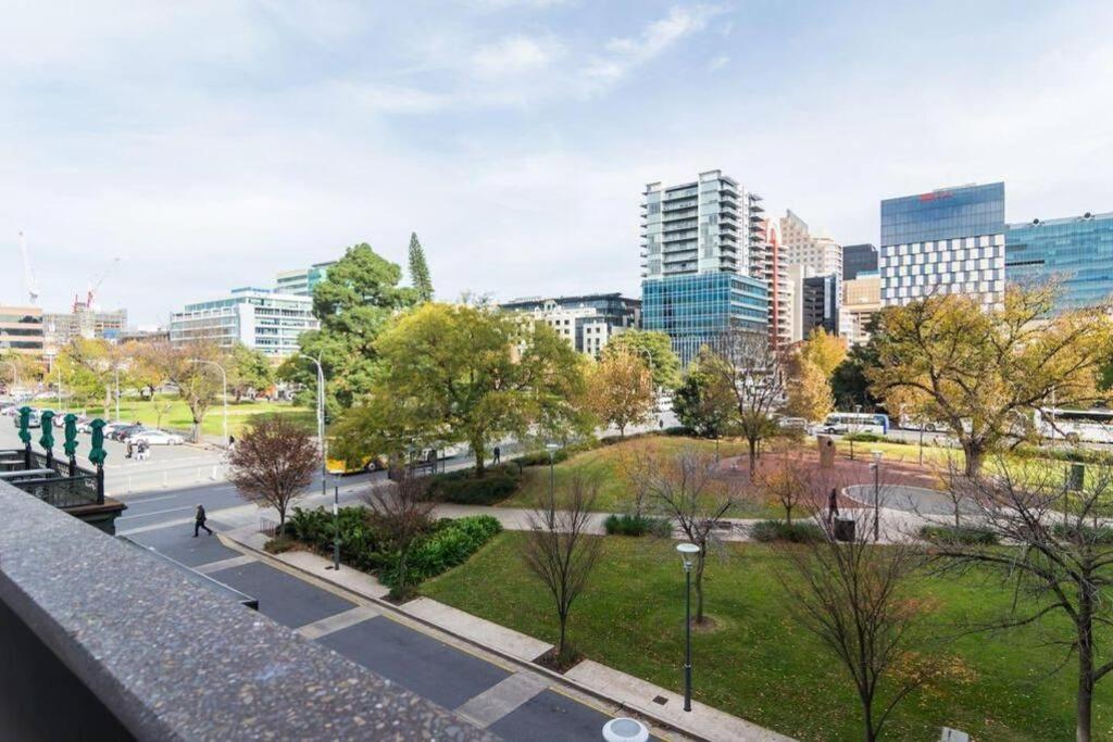 Marble Cbd Luxury 2 Bedroom Pool & Parking