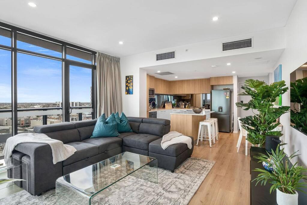 Apartment Stunning Views 2br Luxury Pool Parking Gym Wifi