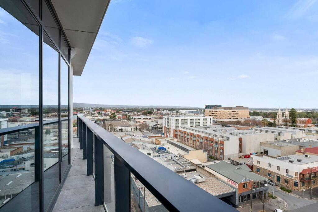 Stunning Views 2br Luxury Pool Parking Gym Wifi Apartment *
