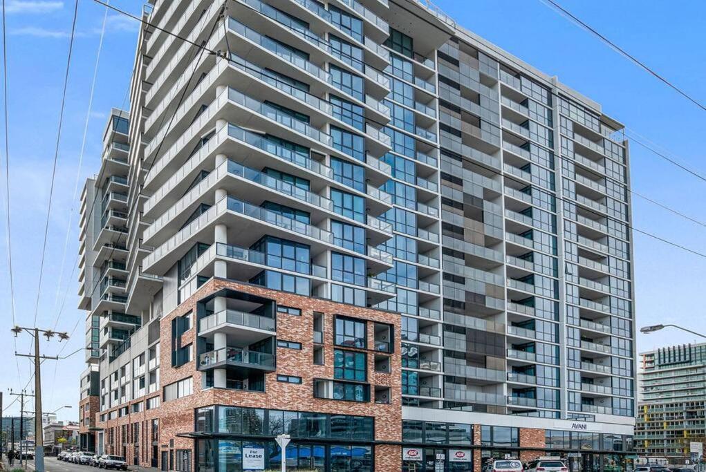 Stunning Views 2br Luxury Pool Parking Gym Wifi Apartment Adelaide