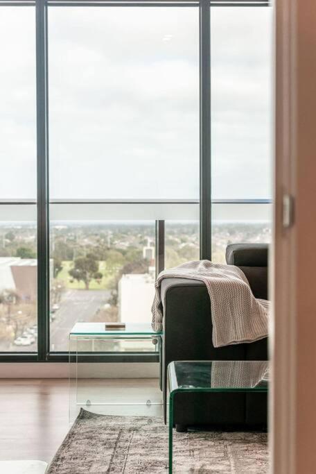 Stunning Views 2br Luxury Pool Parking Gym Wifi * Adelaide