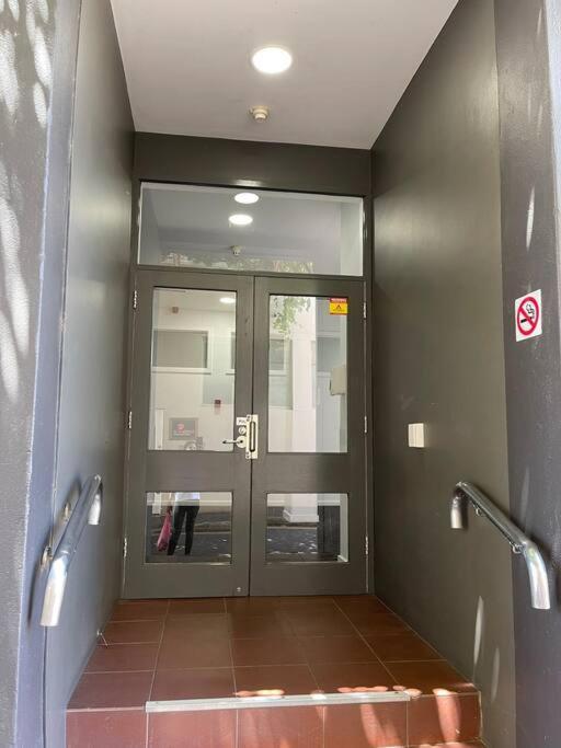 25/247 Gouger St Ex 430 Adelaide