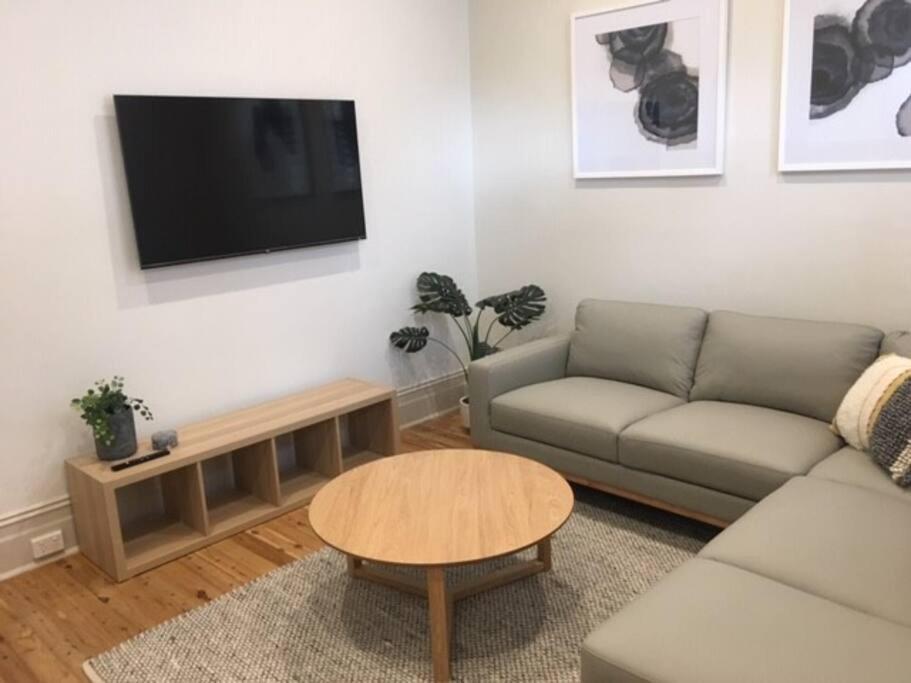 Holiday home Modern China Town - Free Carpark *