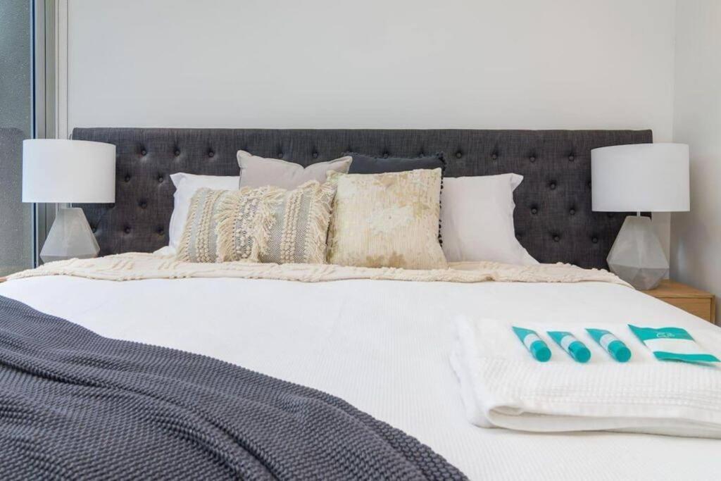 Apartment Marble Cbd Luxury 2 Bedroom Pool & Parking *