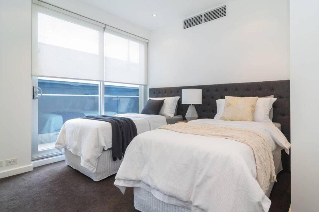 Marble Cbd Luxury 2 Bedroom Pool & Parking Apartment Adelaide