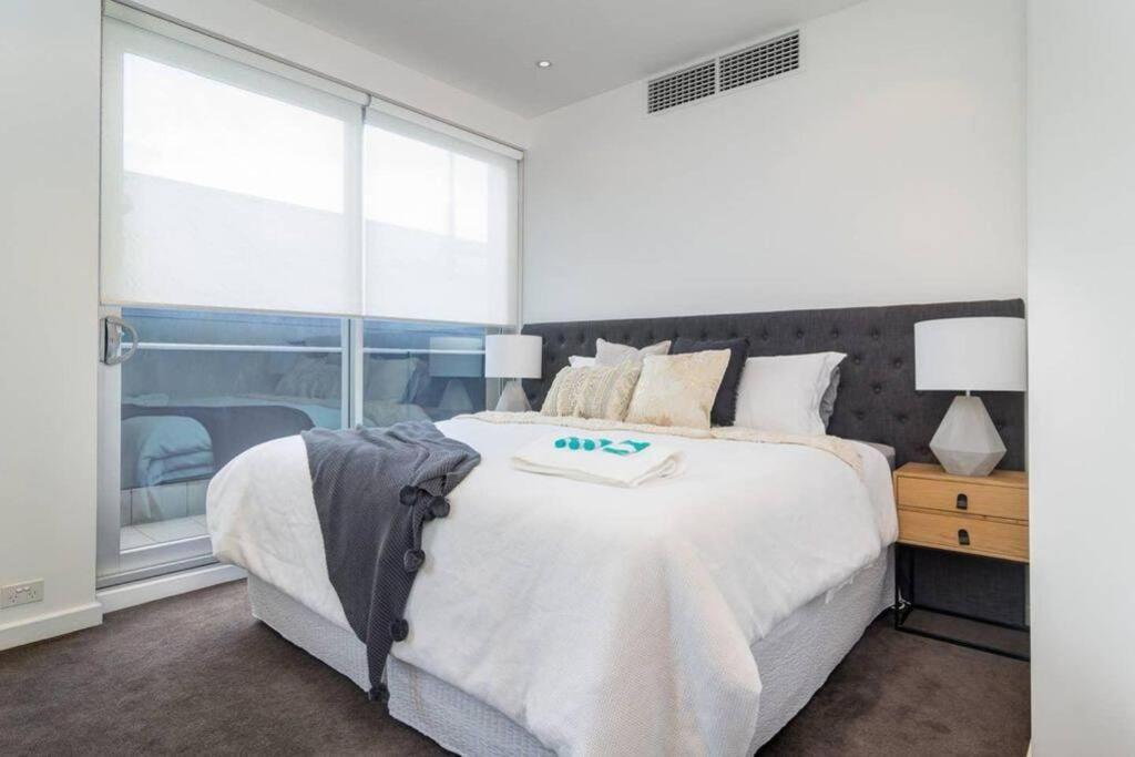 Apartment Marble Cbd Luxury 2 Bedroom Pool & Parking Adelaide