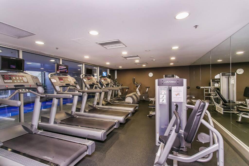 Luxury Overlooking Hindmarsh Sq With Pool & Gym Apartment Adelaide