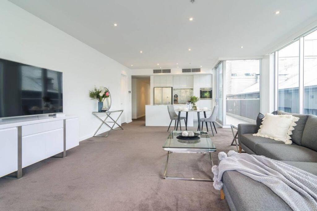 Apartment Marble Cbd Luxury 2 Bedroom Pool & Parking Adelaide