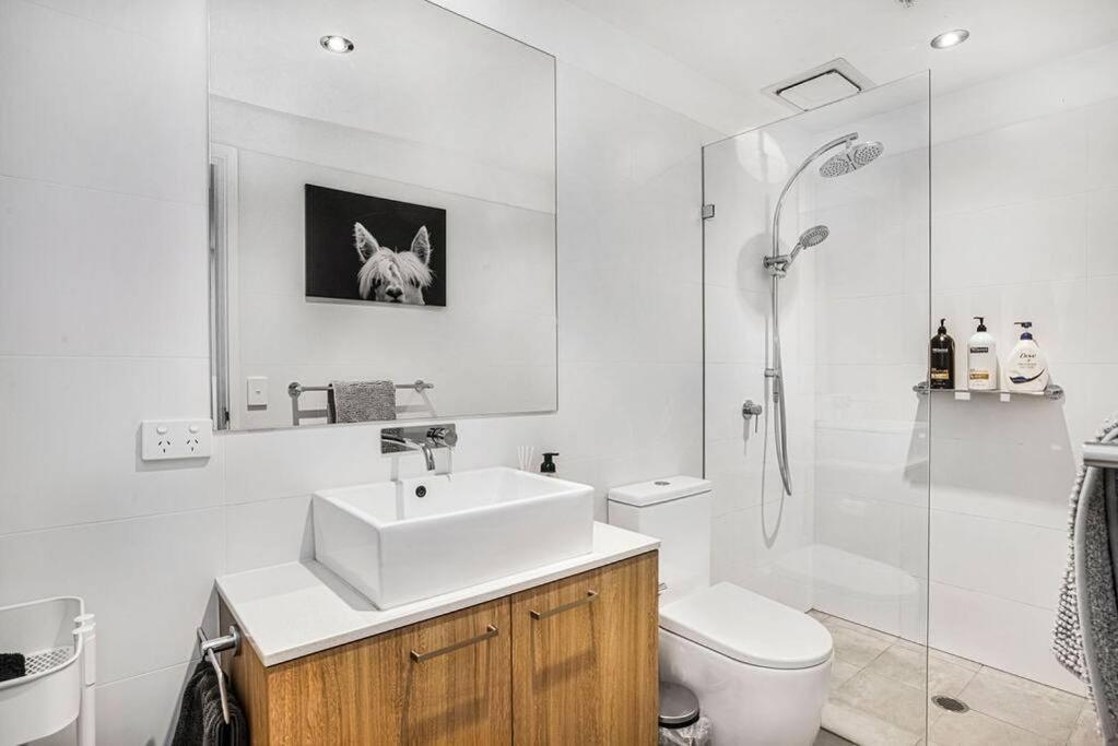 Apartment Stunning Views 2br Luxury Pool Parking Gym Wifi