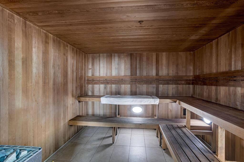 Stunning Views 2br Luxury Pool Parking Gym Wifi *