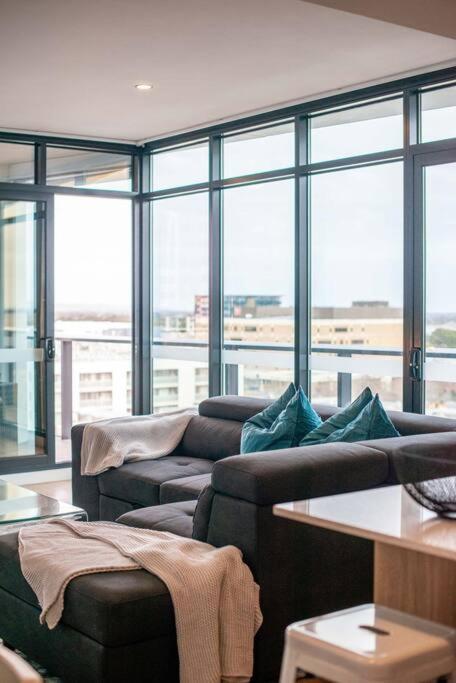 Stunning Views 2br Luxury Pool Parking Gym Wifi Apartment *