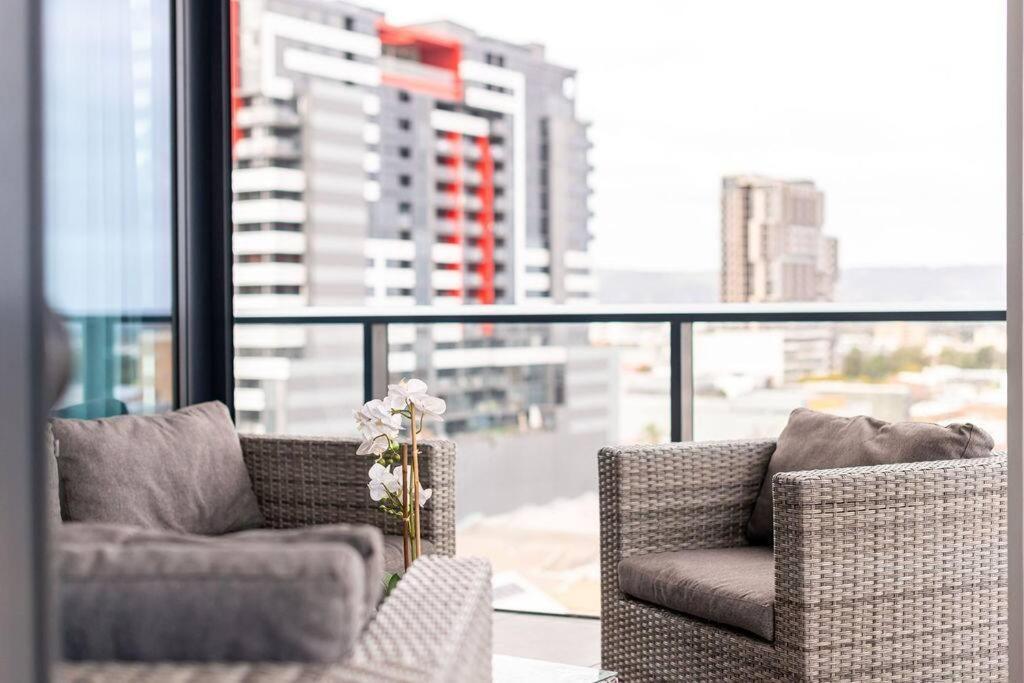 Apartment Stunning Views 2br Luxury Pool Parking Gym Wifi