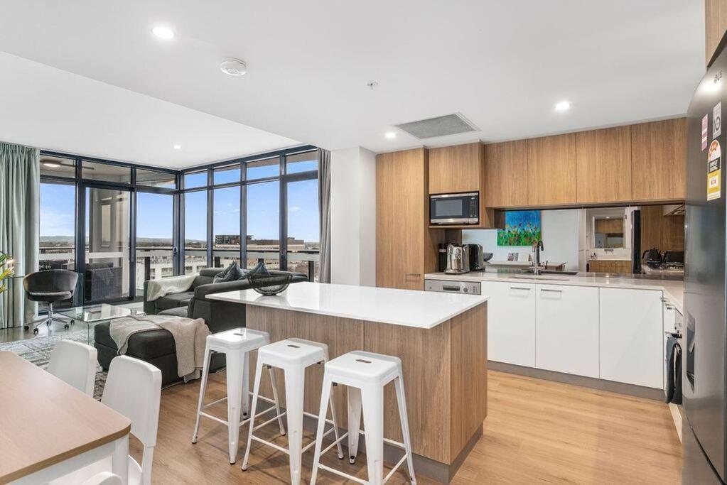 Stunning Views 2br Luxury Pool Parking Gym Wifi *
