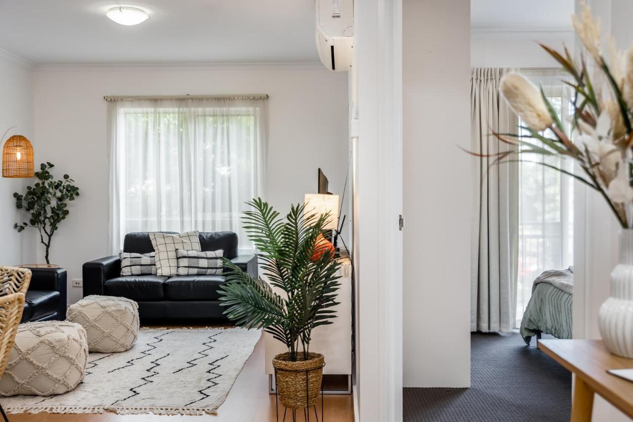 Hurtle Views Apartment