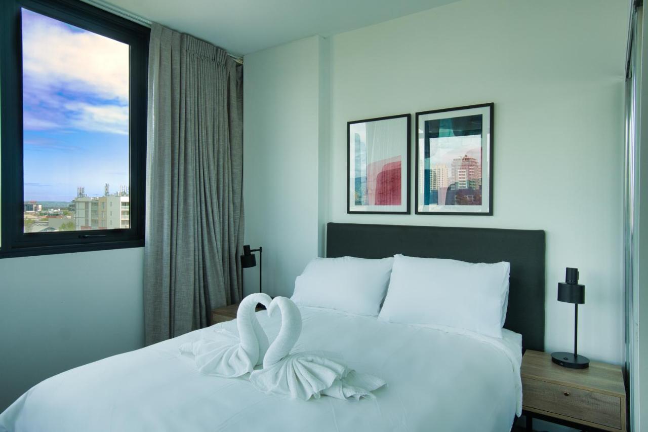 Stylish 1 Bedroom Cbd Apt-pool-gym-sauna-steam Apartment