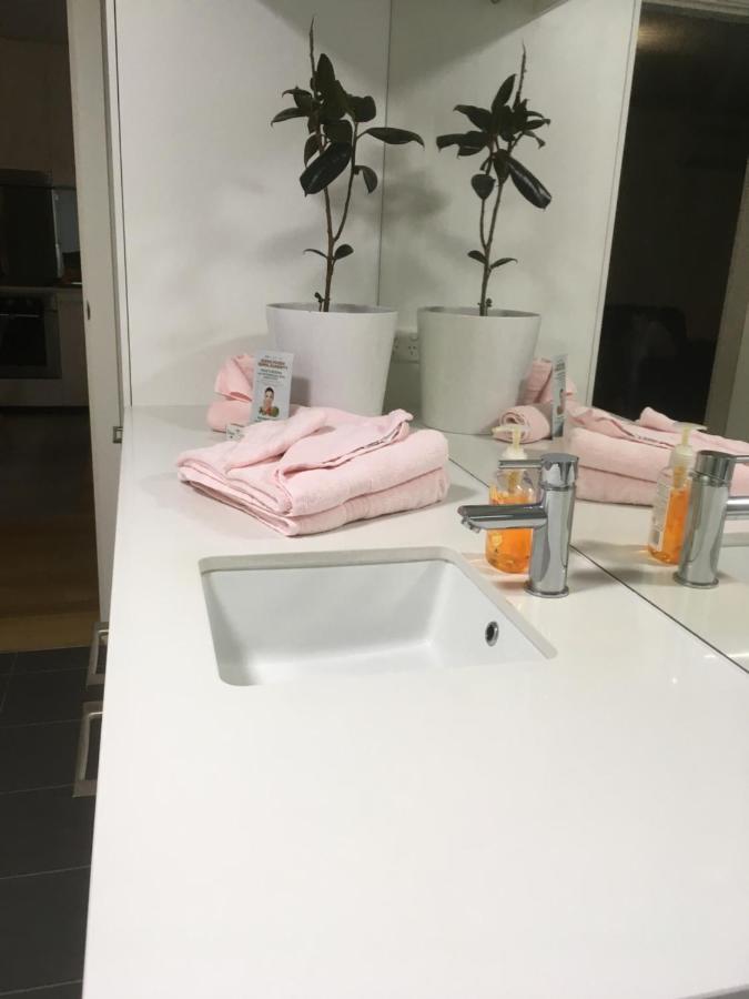 Market Precinct Luxury Apartment *