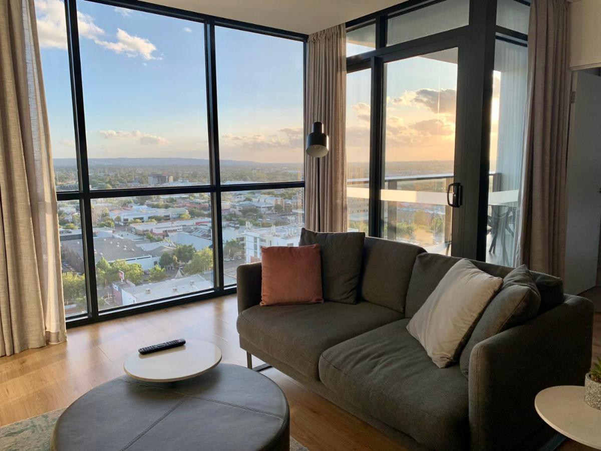 Cbd Skyview: Urban Oasis With Panoramic Views *