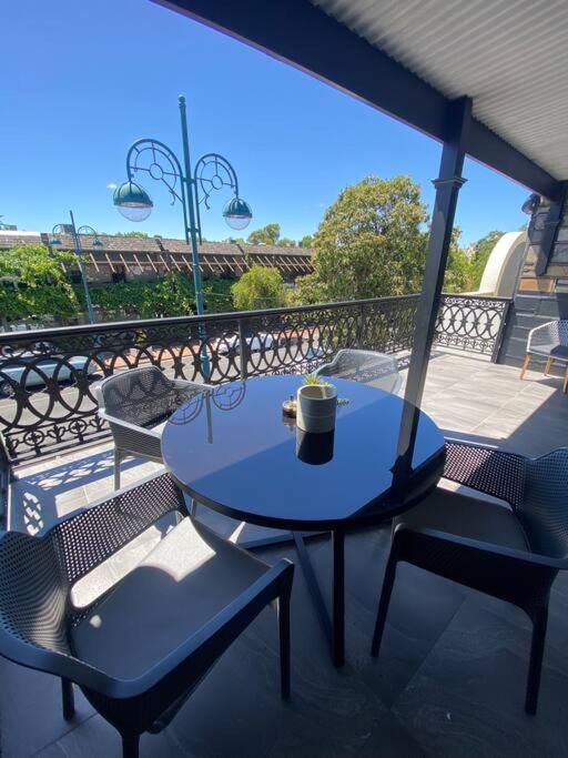 Location Location: Melbourne Street Views * Adelaide