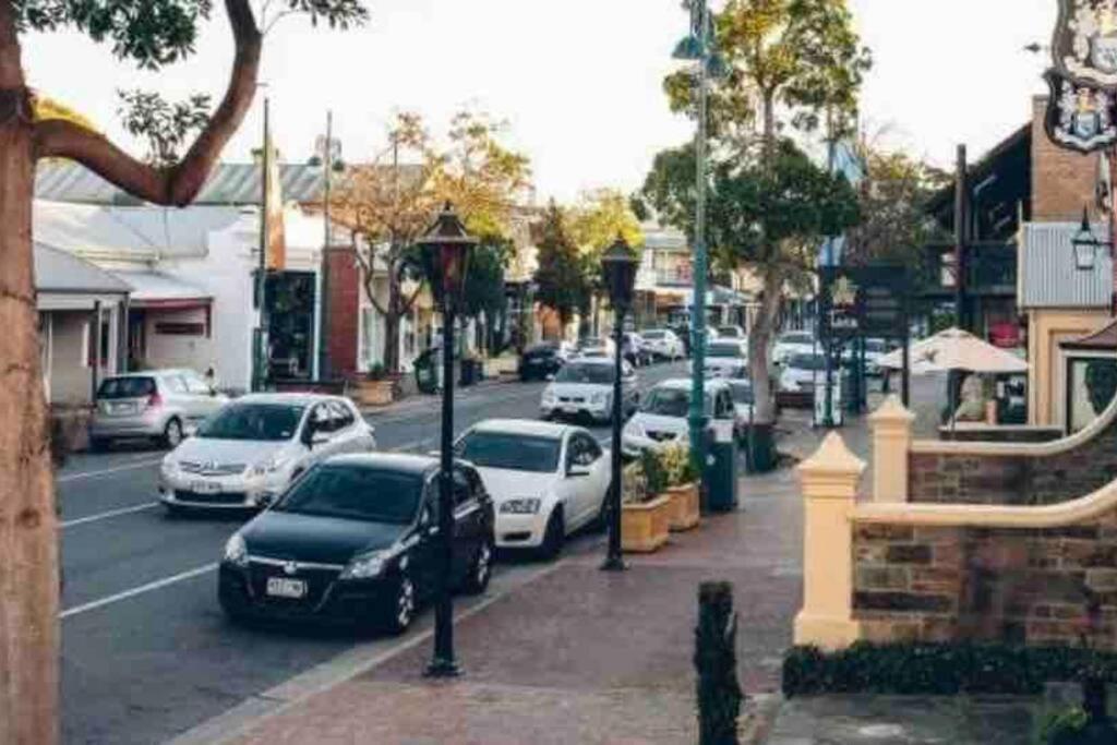 Location Location: Melbourne Street Views Apartment