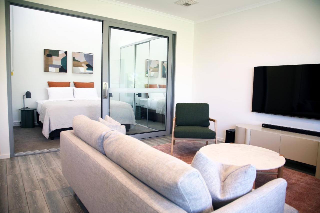 Hilton Executive Apartment *