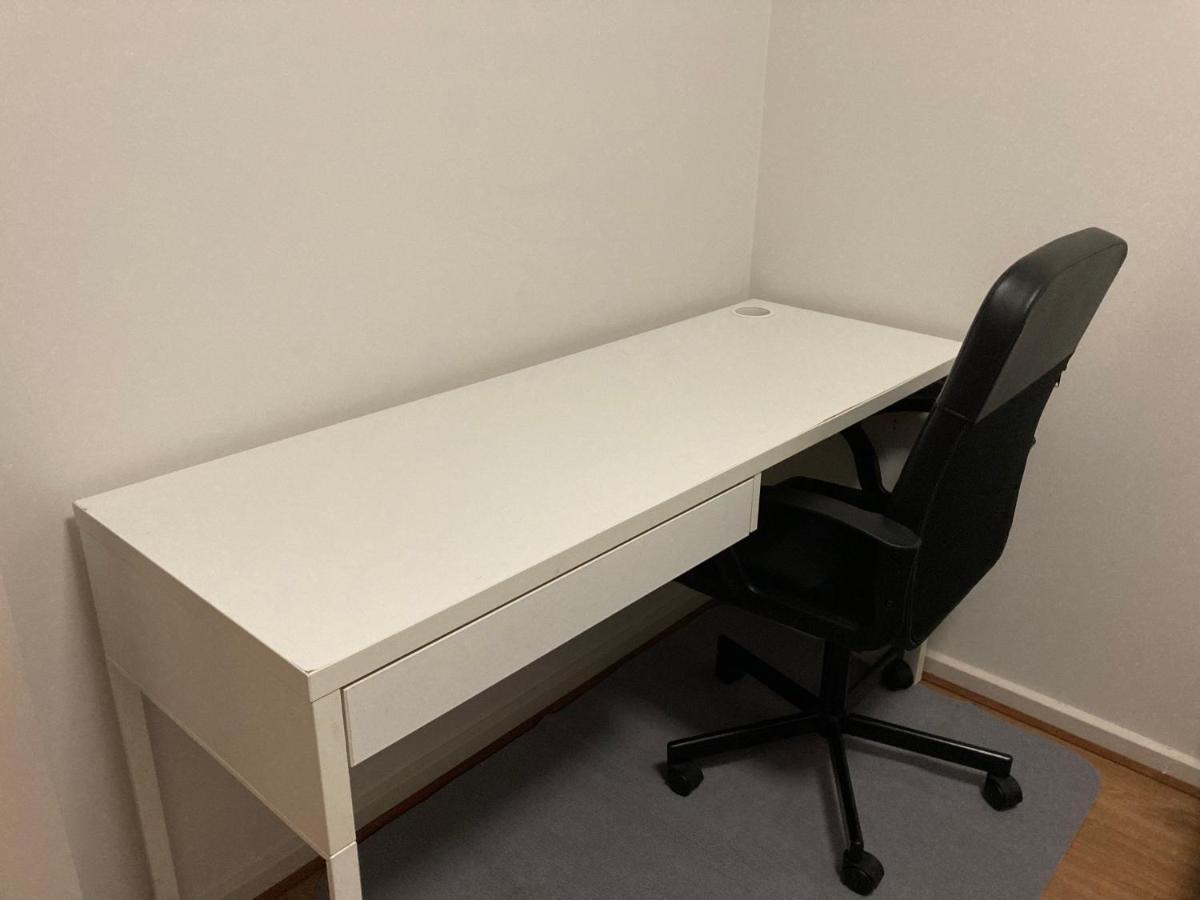 A Close To Shopping Centre * Adelaide