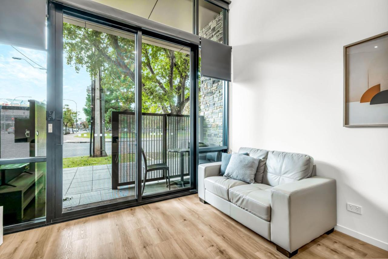 Apartment One Hurtle Square *