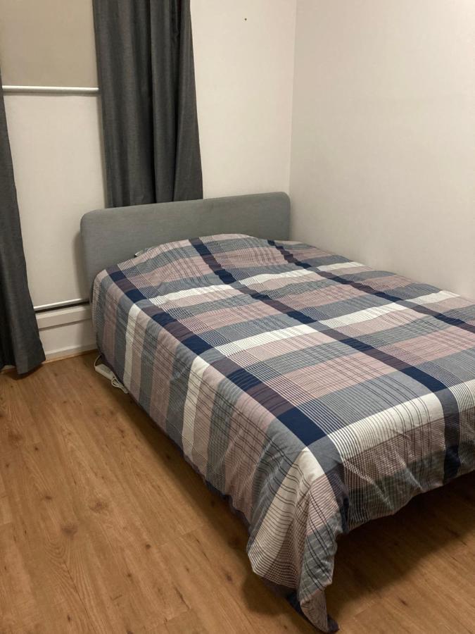 Homestay A Close To Shopping Centre *