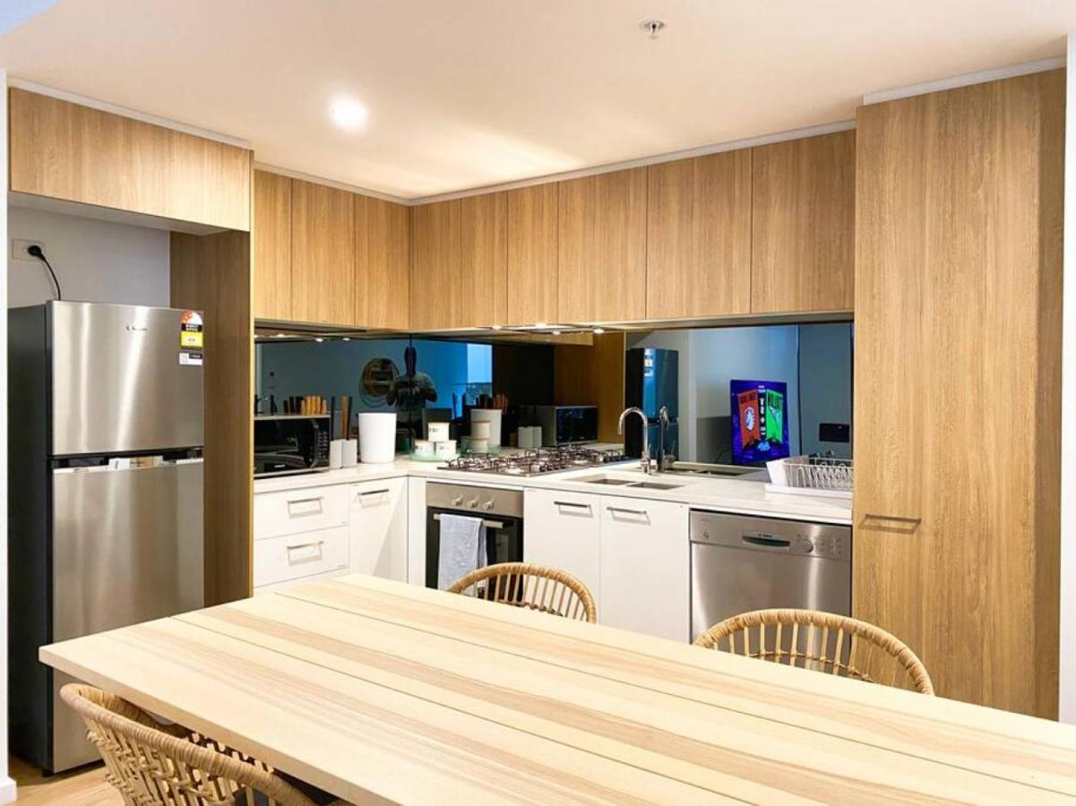 Modern 2br In Cbd With Pool-gym-bbq Apartment