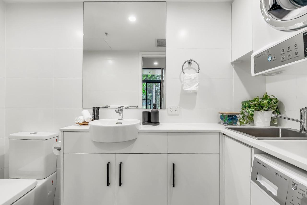 Apartment One Hurtle Square *