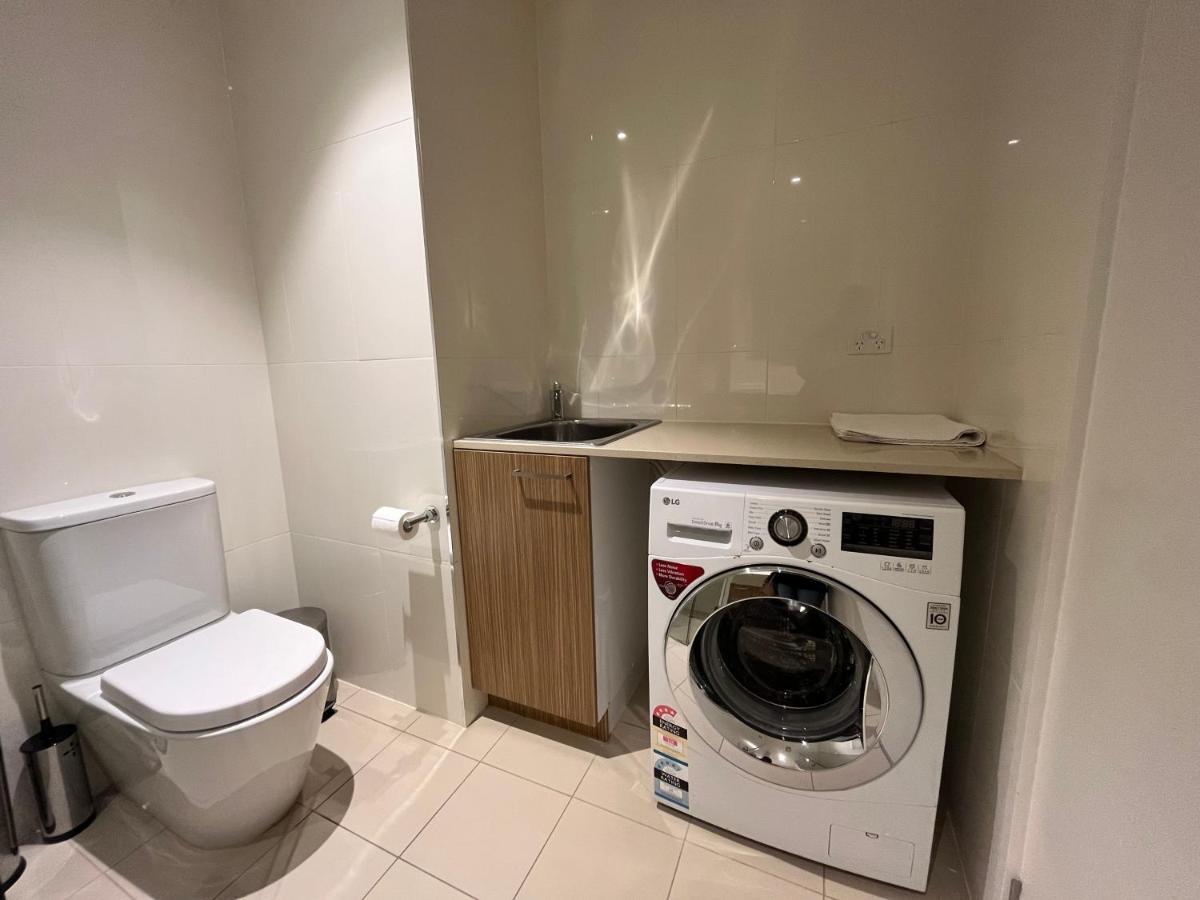 Tasha's On Morphett Apartment