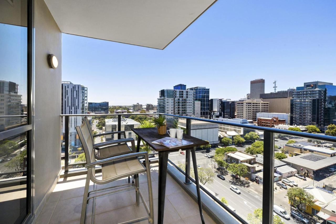Apartment Isaac - The Cityscape View *