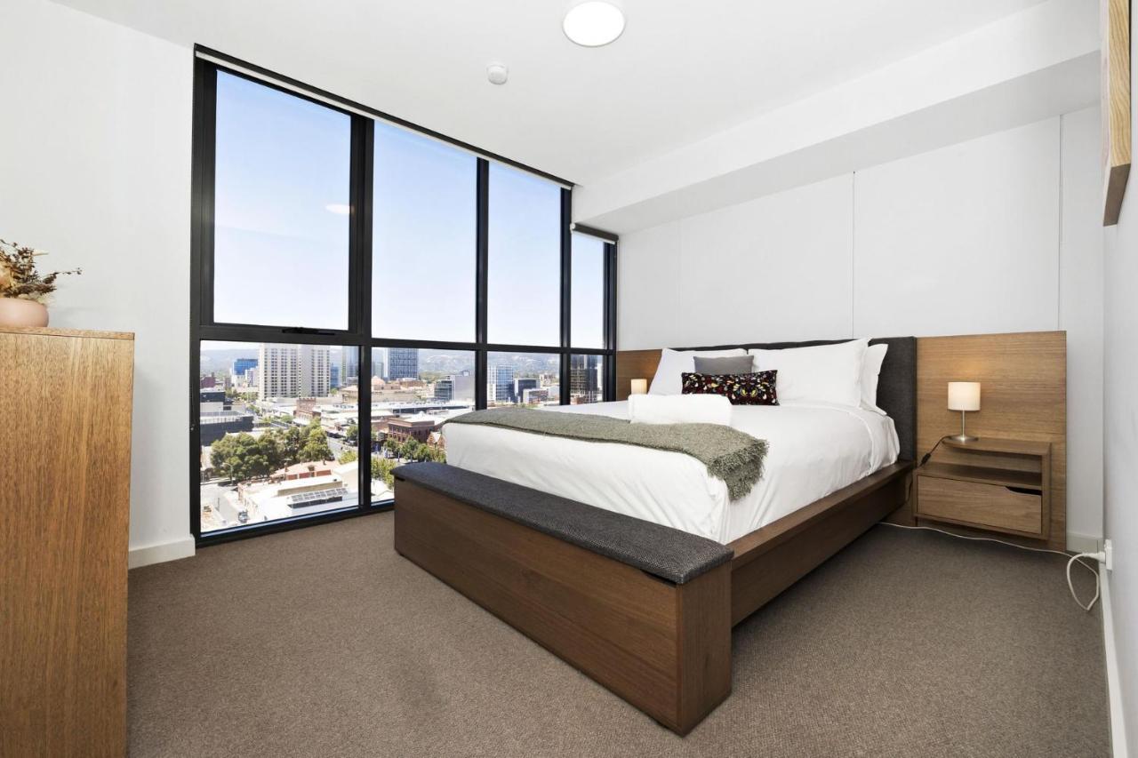 Apartment Isaac - The Cityscape View *