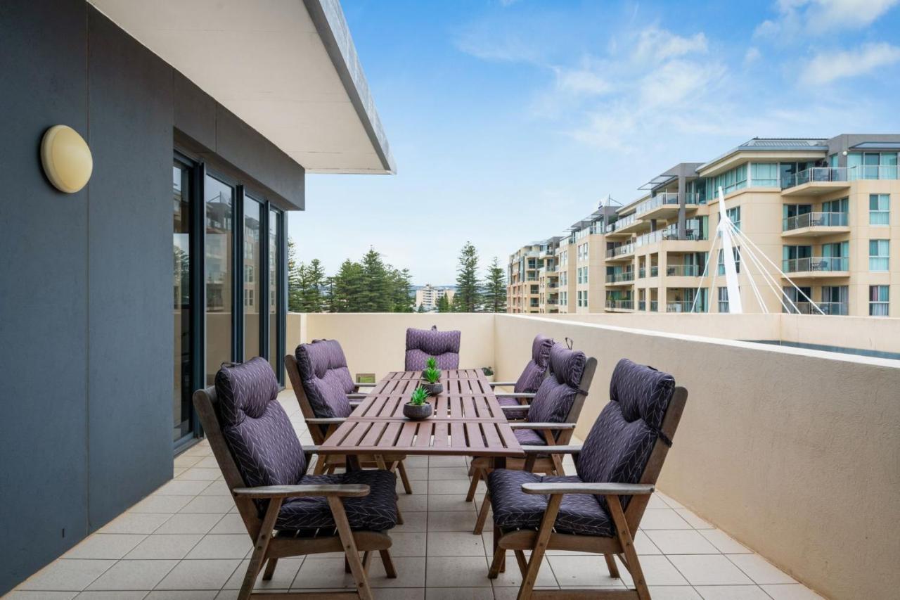 Belle Escapes - Glenelg Oceanview Apartment