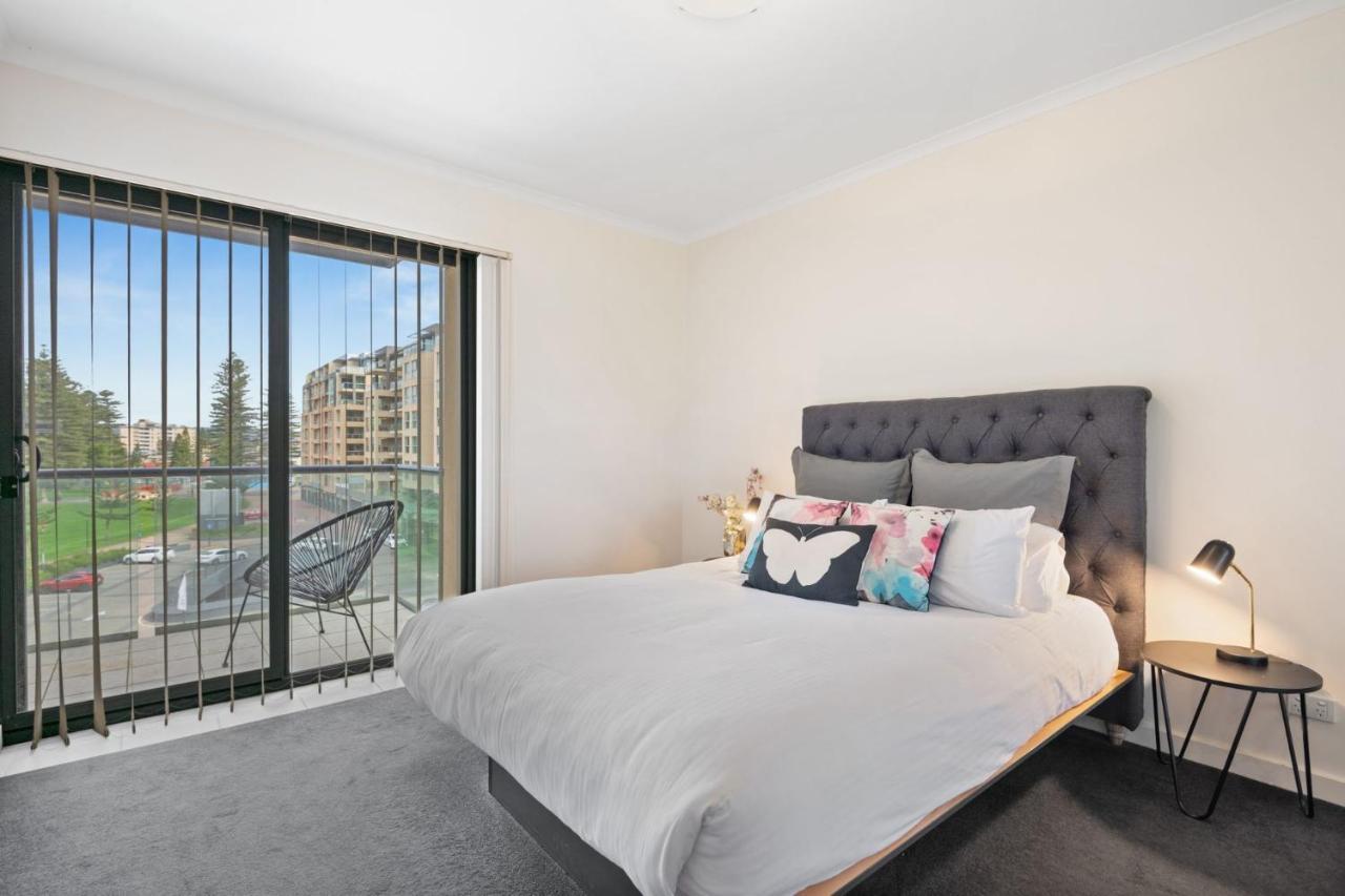 Belle Escapes - Glenelg Oceanview *