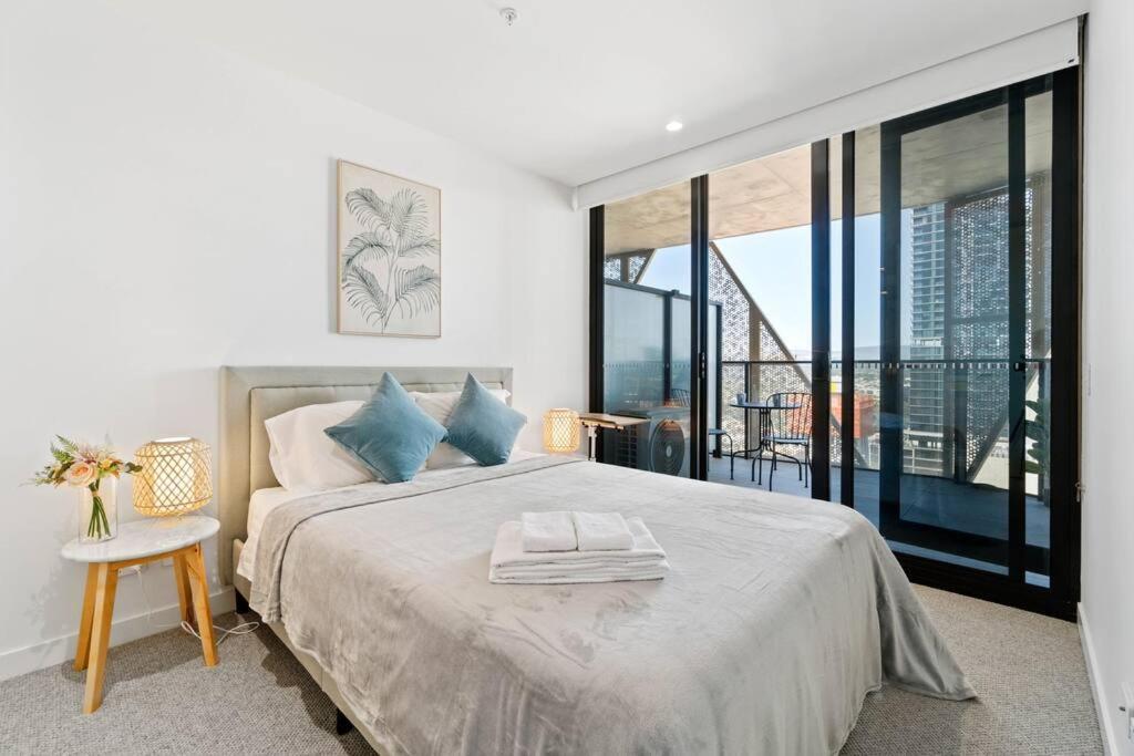 Luxury Cbd Exceptional View Level 21 Apartment *