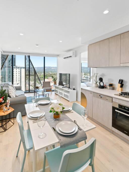 Apartment Luxury Cbd Exceptional View Level 21