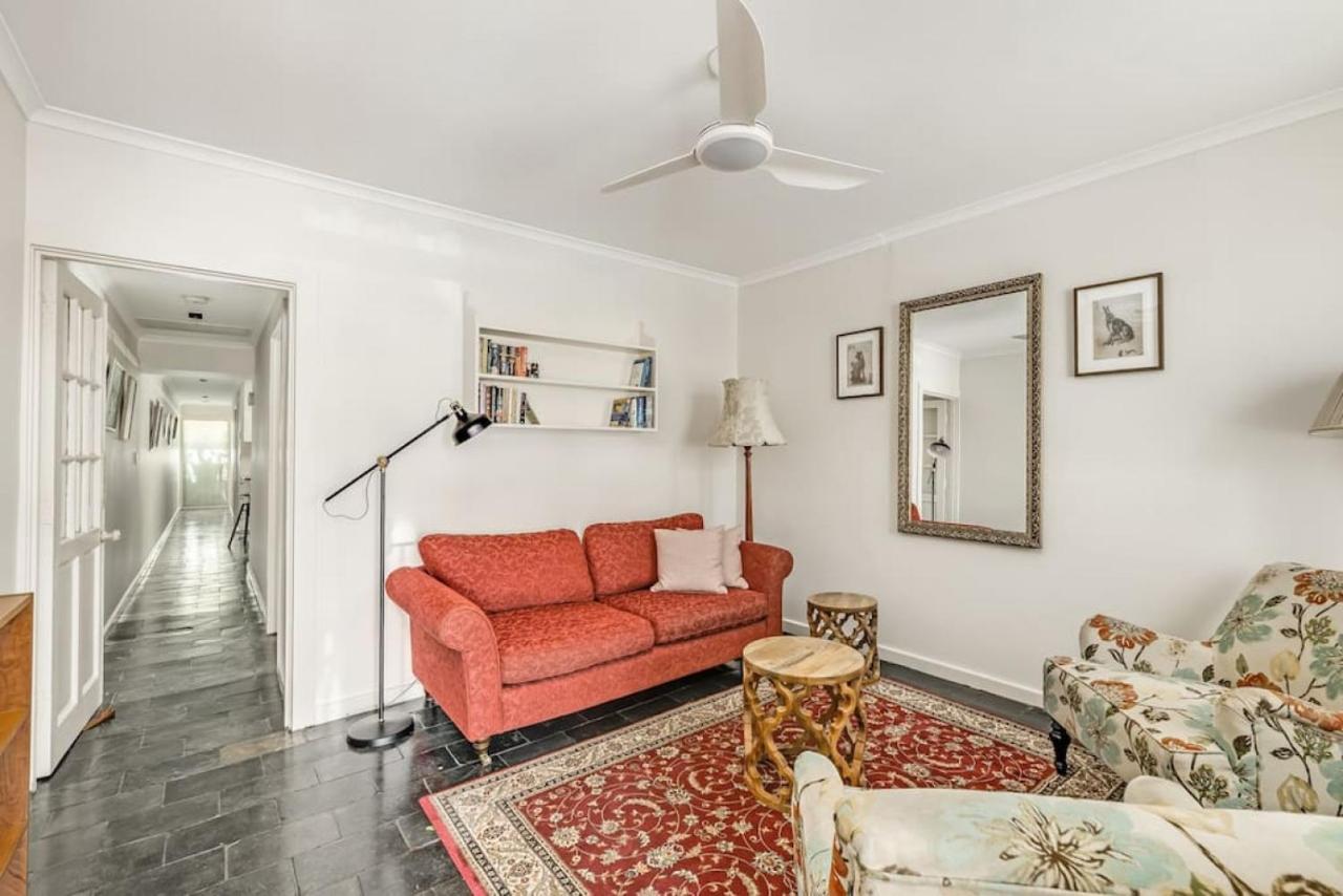 Stylish And Modern 2 Bedroom Townhouse In Claxton Adelaide