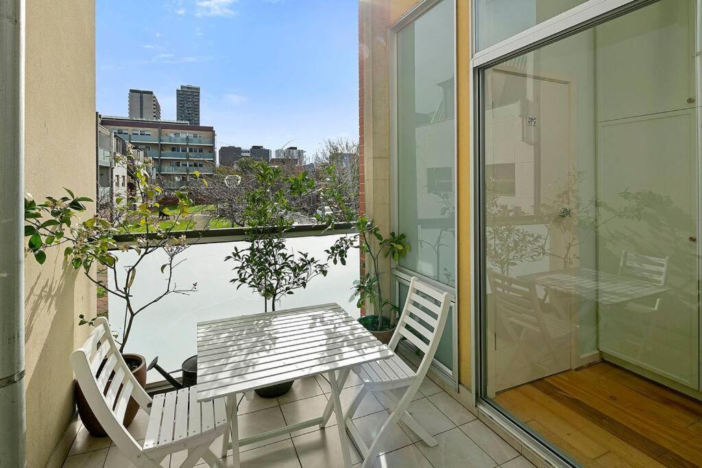 City Oasis 2-br Townhouse With Balcony & Parking *