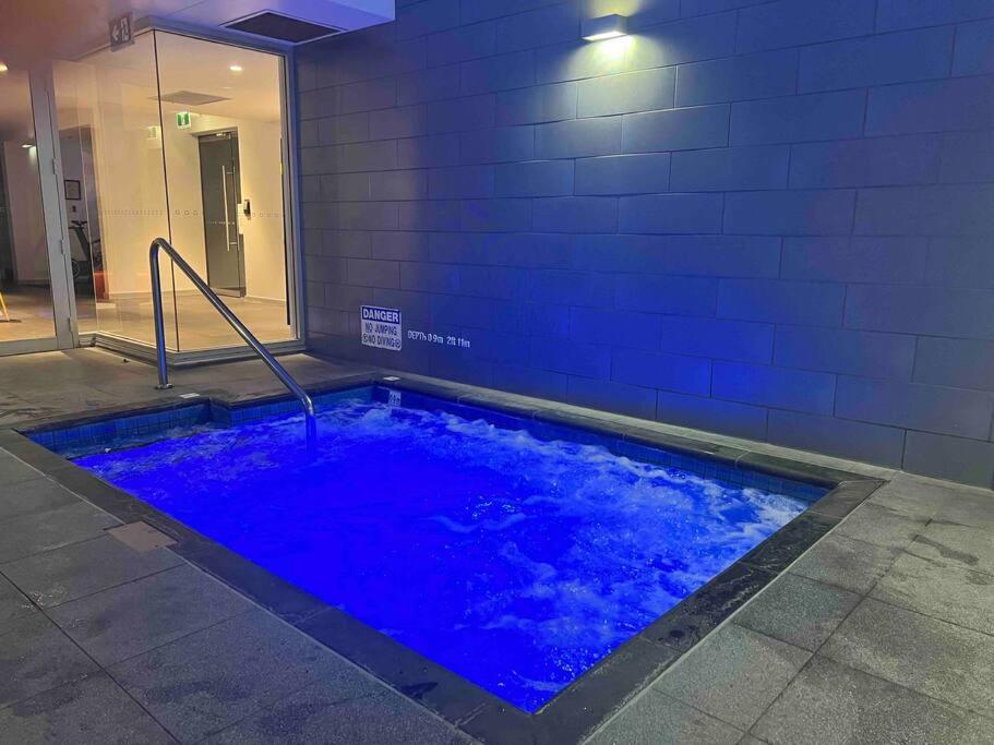 Apartment, Pool & Carpark