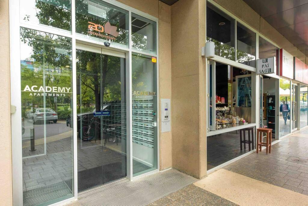 Apartment, Pool & Carpark Adelaide