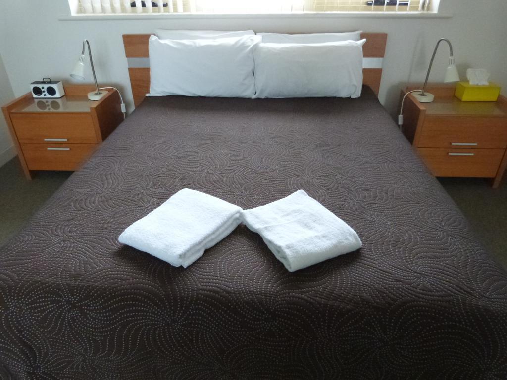 Glenelg - Corfu Apartment *