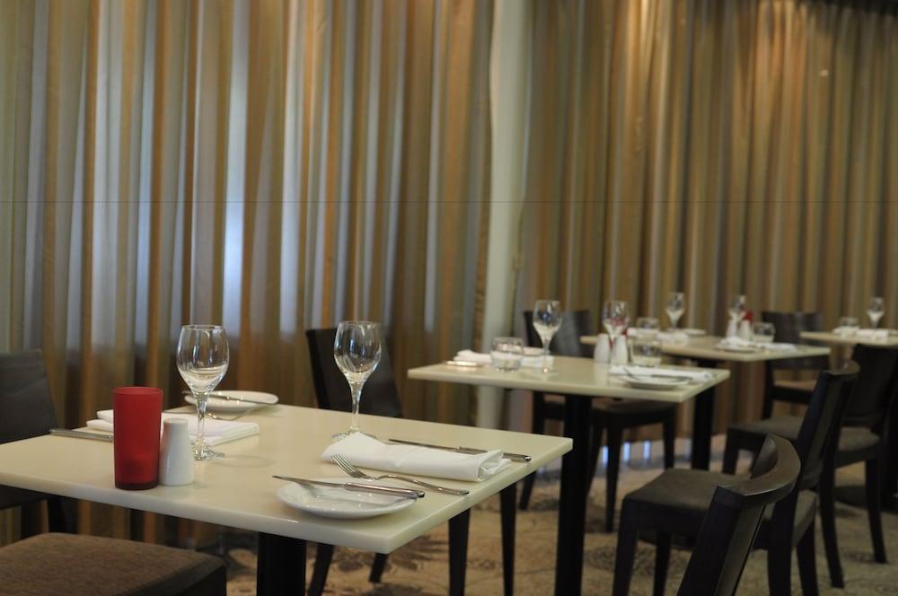 The Terrace 4* Adelaide