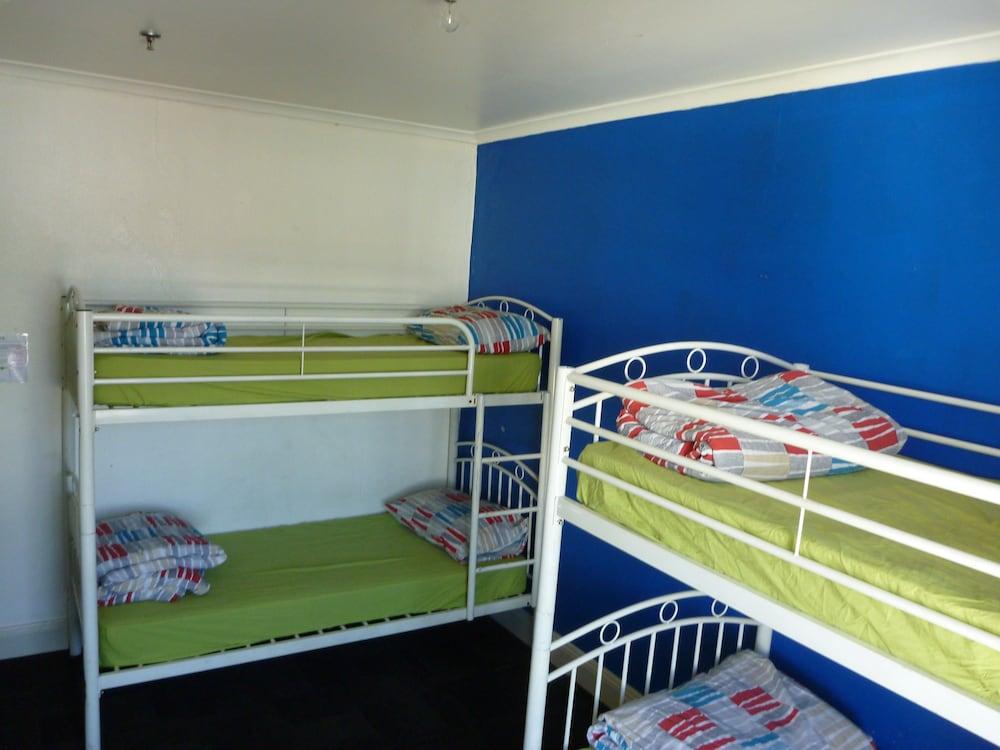 Travellers Backpackers Albergue *