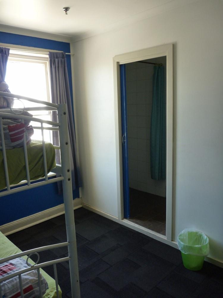 Albergue Travellers Backpackers Adelaide