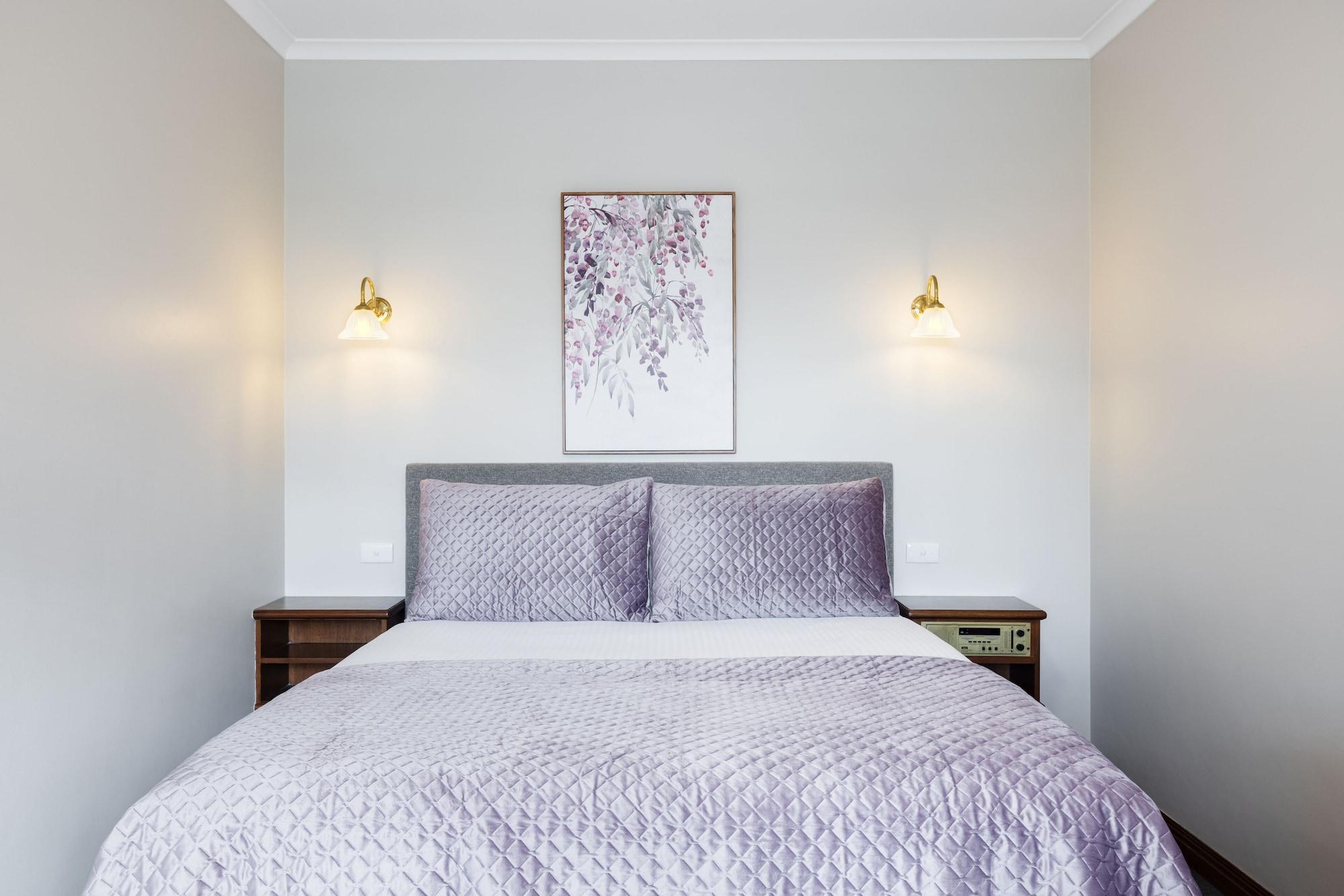 Hotel Adelaide Inn 4*