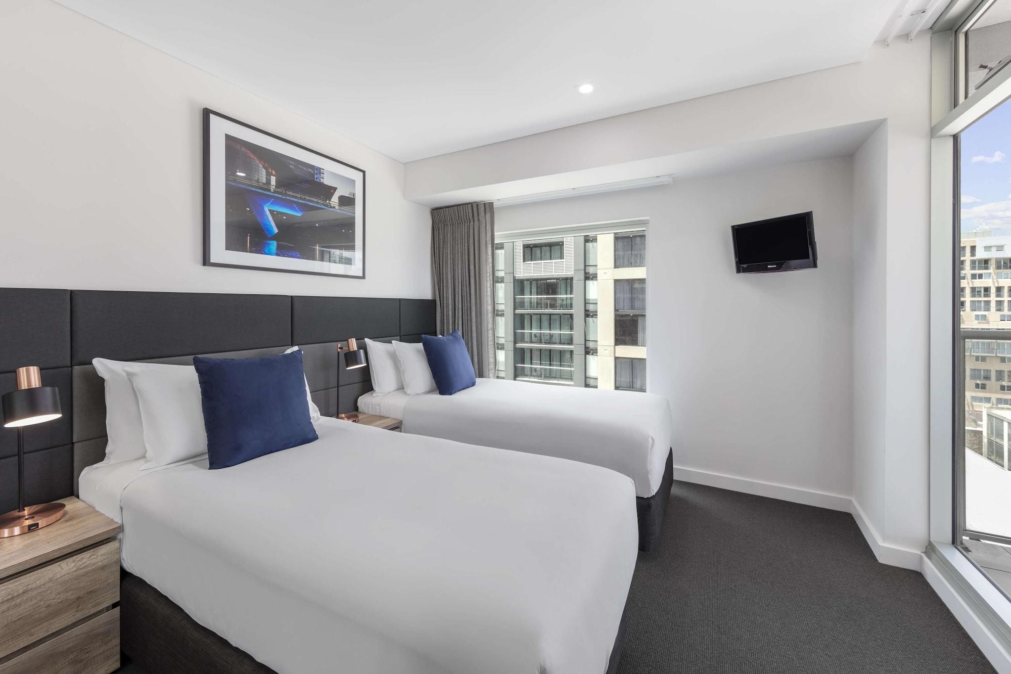 Oaks Embassy Aparthotel 4*
