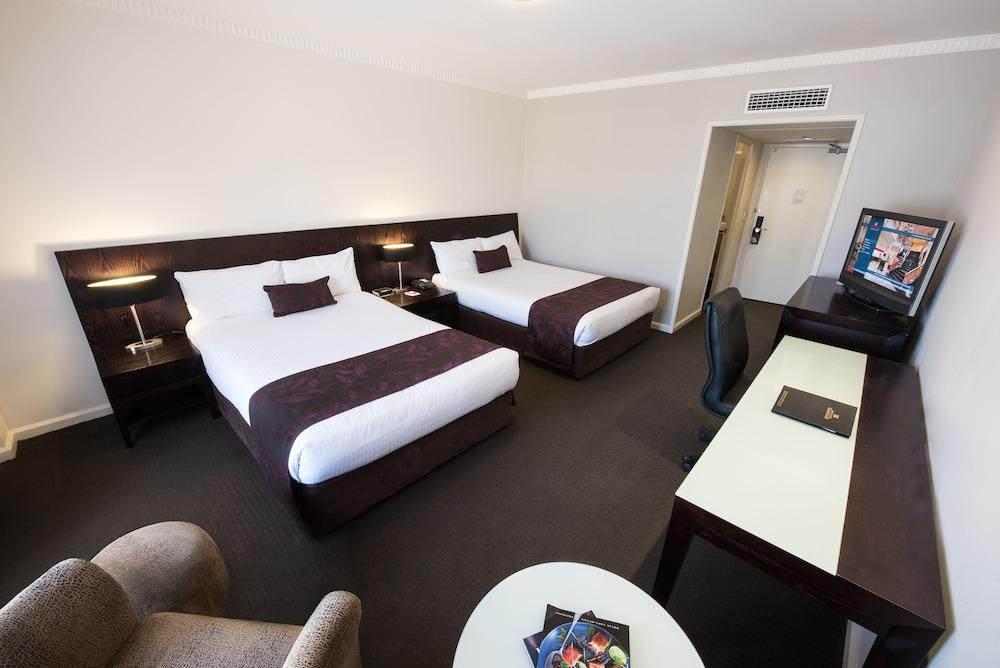 Hotel Grand Chancellor 4*